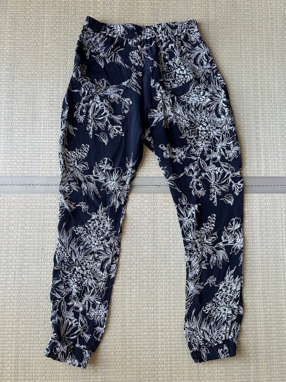 NWT Flynn Skye Floral Balloon Pants, Floral Botanical Print
